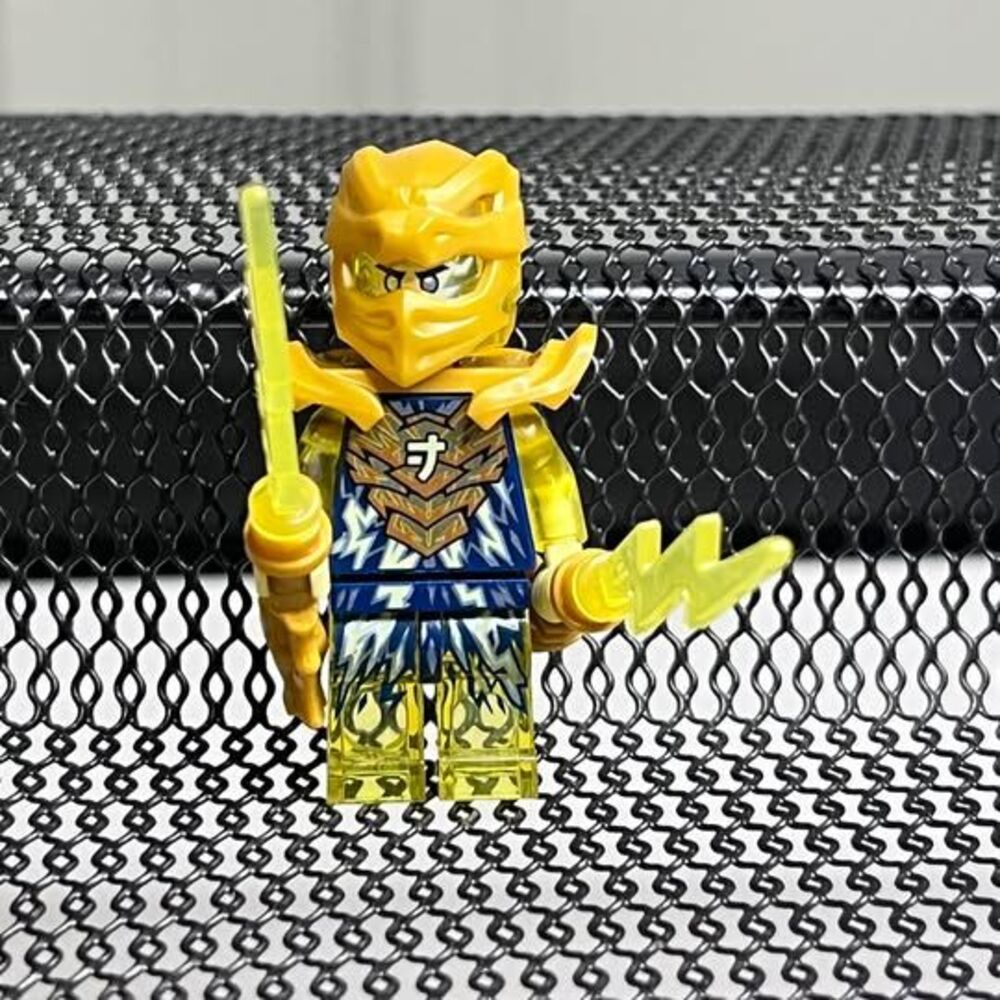 LEGO Ninjago Crystalized Golden Dragon Jay Minifigure - Picture 2 of 9